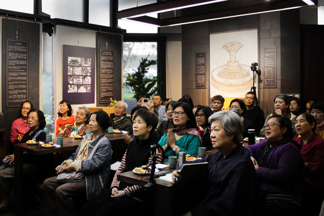 《華嚴經》中的「世尊」