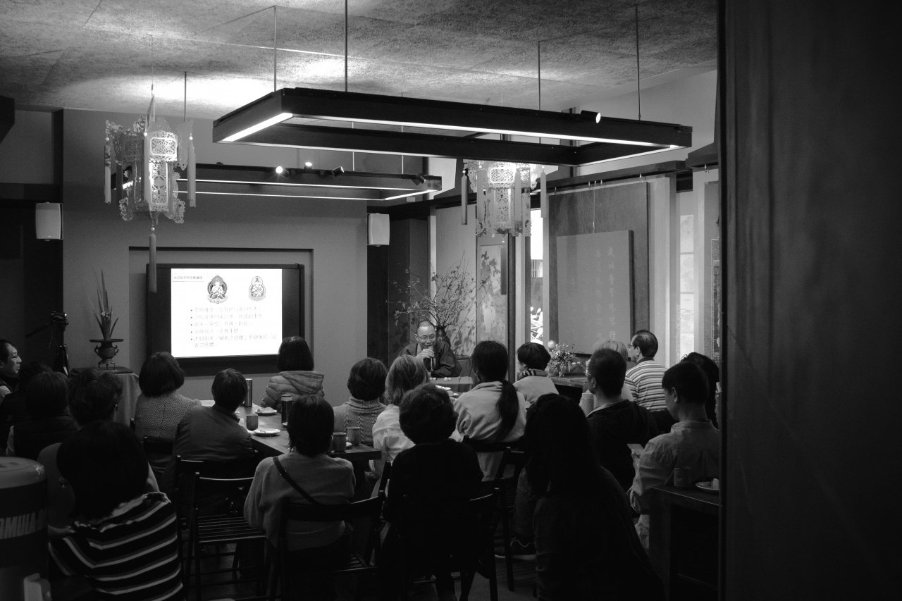 般若鈴鐸震群眠——談金剛薩埵