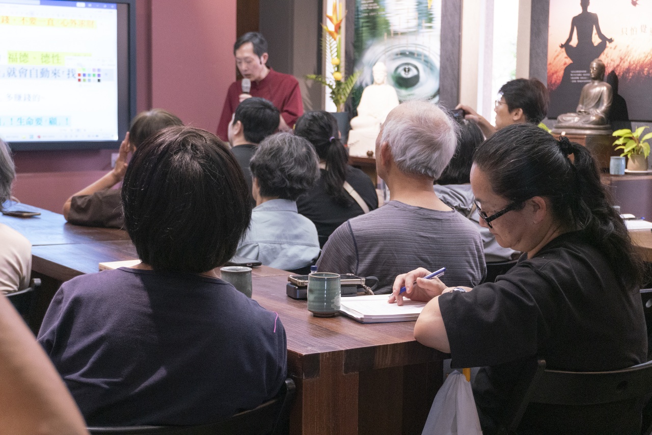 佛弟子如何從「無財」與「有財」中獲得覺性？