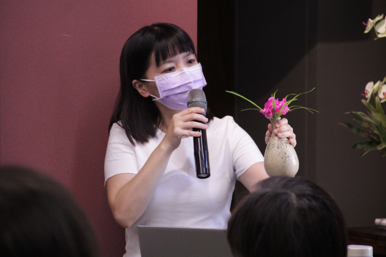 調整健康身心靈的密碼—花香精油