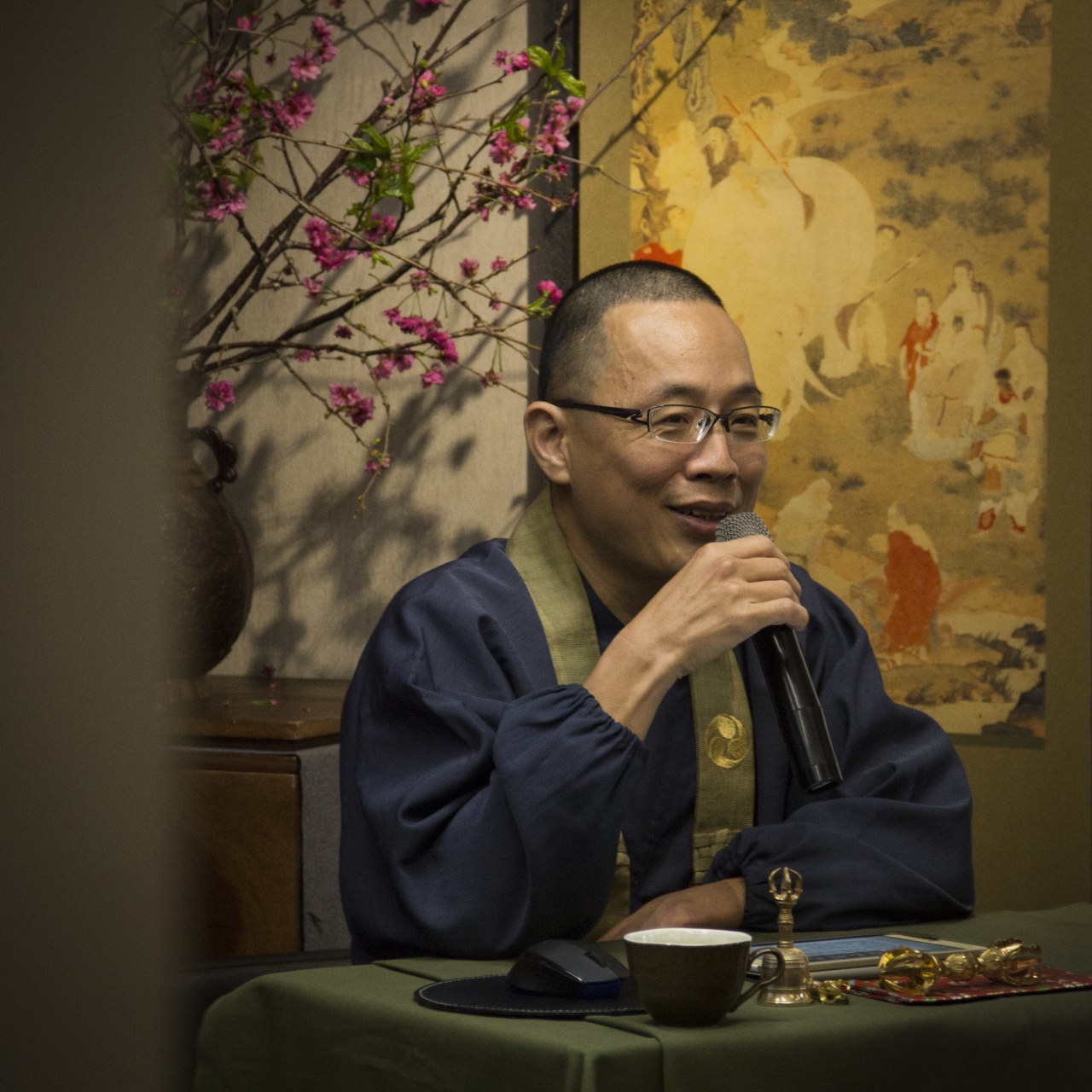 般若鈴鐸震群眠——談金剛薩埵