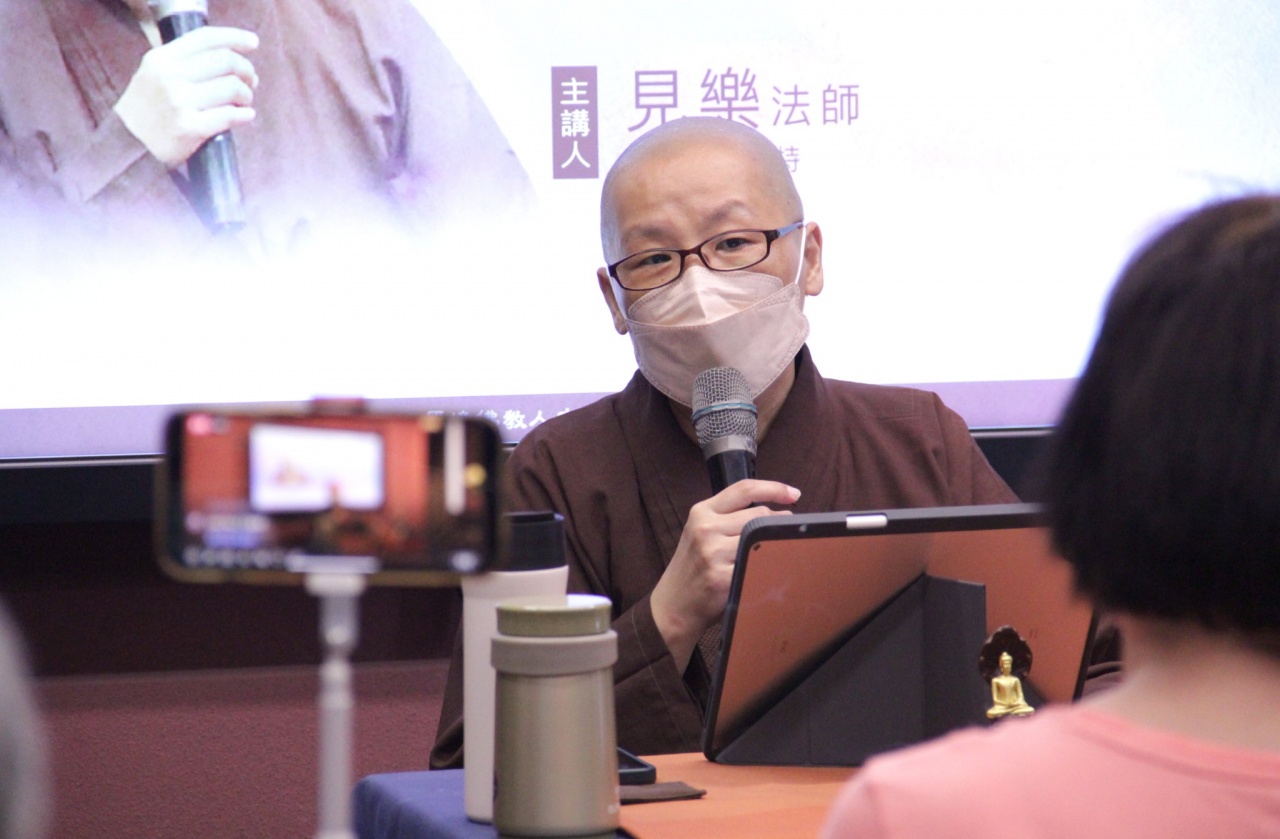 生於娑婆求淨土
